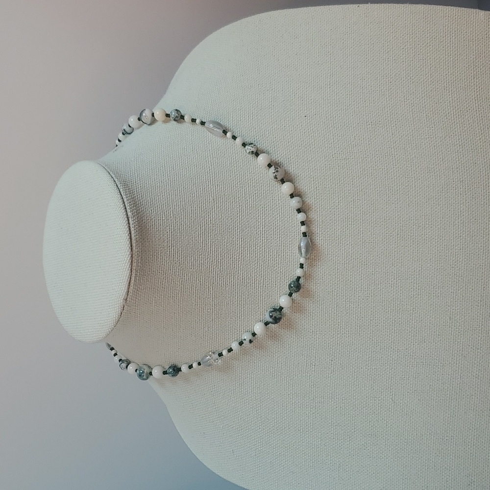 Marble Pattern Green and White Necklace - Hand Made